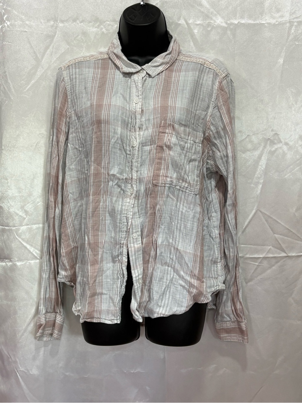 Mudd Girls/Juniors White and Light Pink Plaid Button-Down Shirt